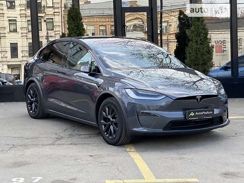 Tesla Model x (2022)
