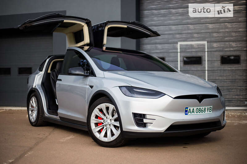 Tesla Model x (2016)