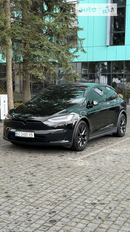Tesla Model x (2022)