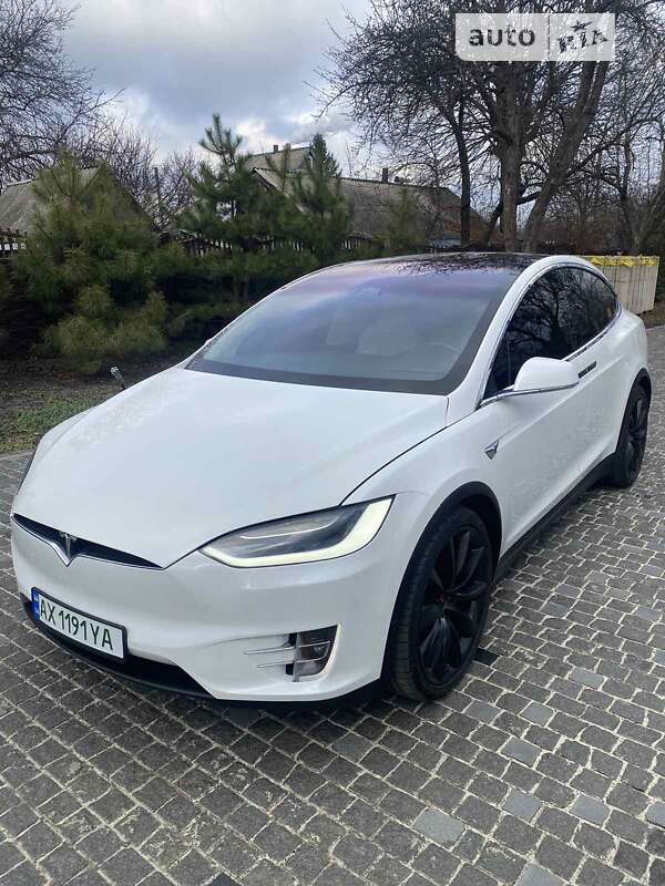 Tesla Model x (2017)