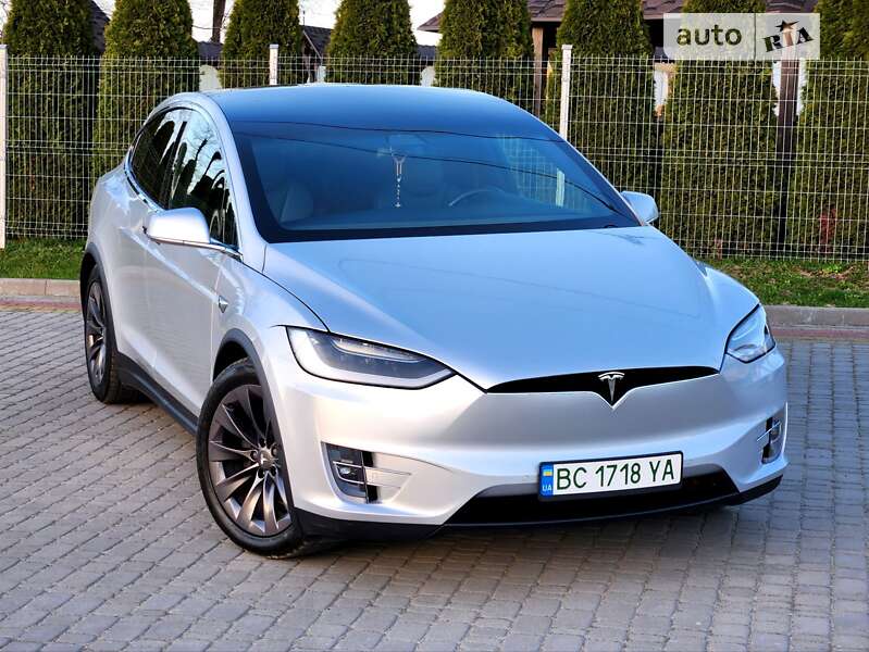 Tesla Model x (2018)