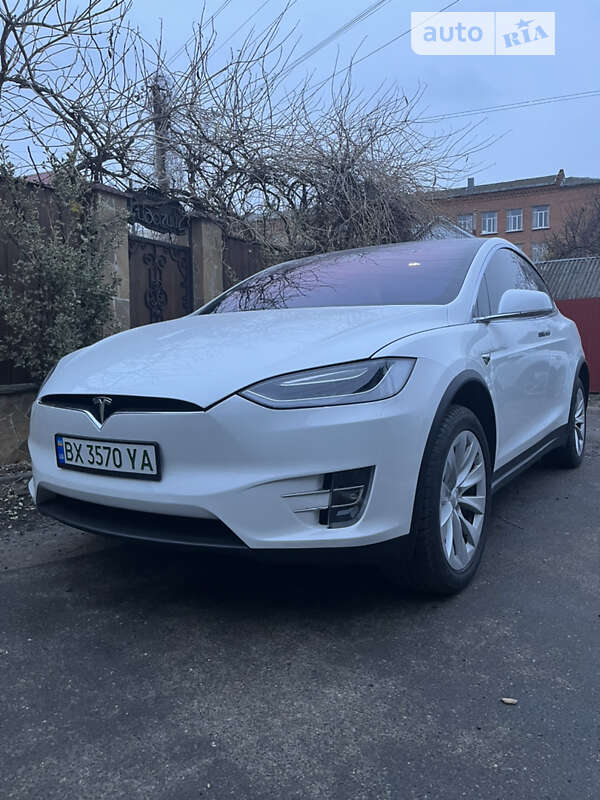 Tesla Model x (2017)