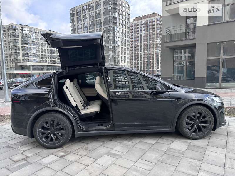 Tesla Model x (2022)