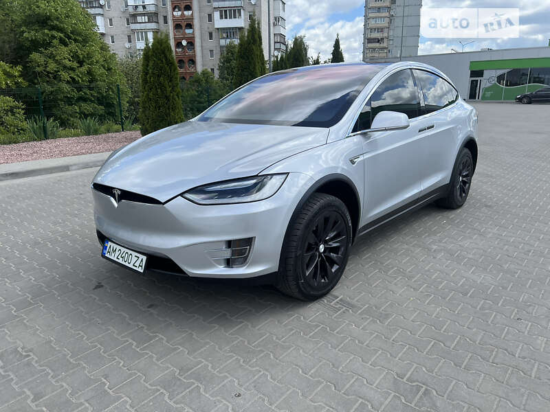 Tesla Model x (2016)