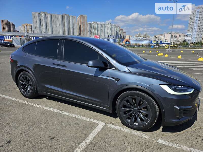 Tesla Model x (2017)