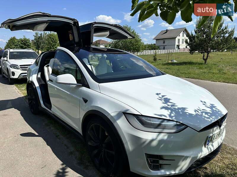 Tesla Model x (2018)
