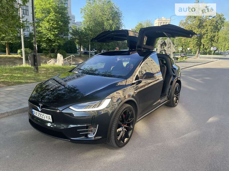 Tesla Model x (2017)