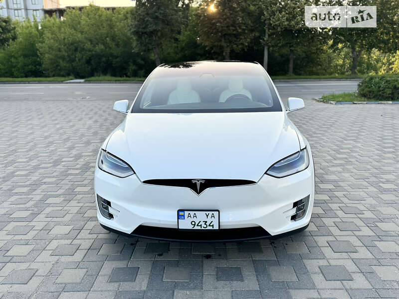 Tesla Model x (2017)