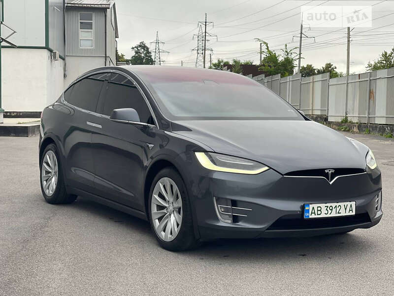 Tesla Model x (2017)