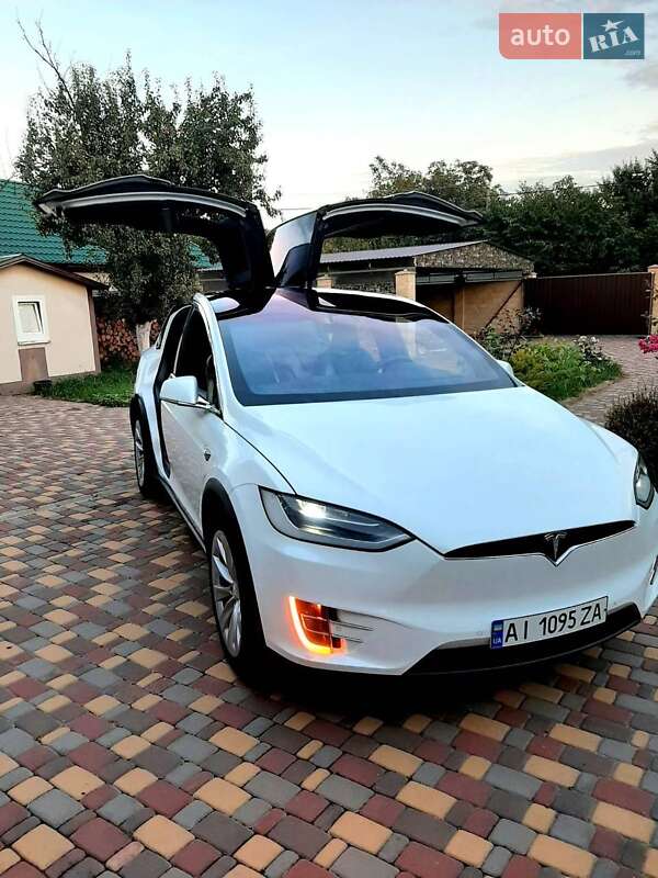 Tesla Model x (2017)