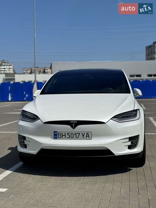 Tesla Model x (2019)