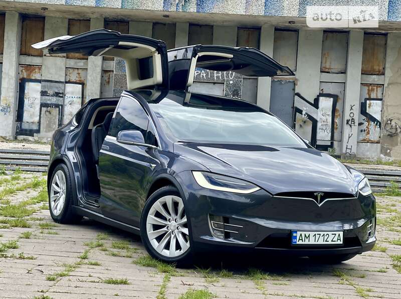 Tesla Model x (2018)