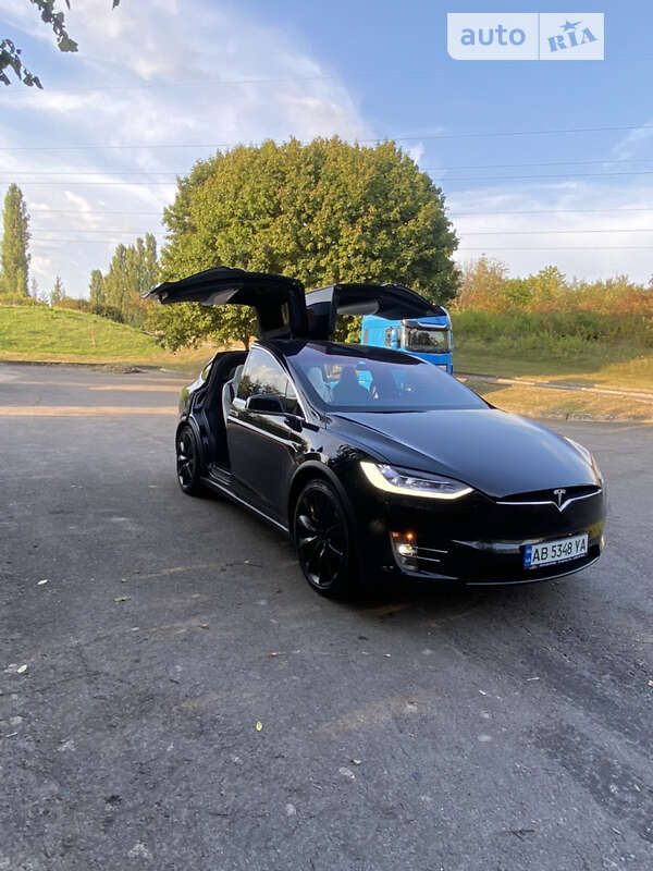 Tesla Model x (2016)