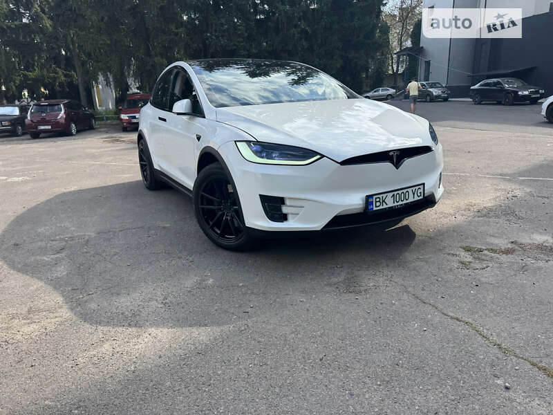 Tesla Model x (2018)