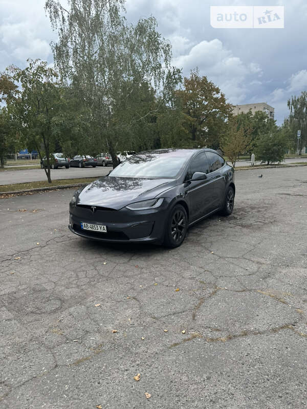 Tesla Model x (2023)