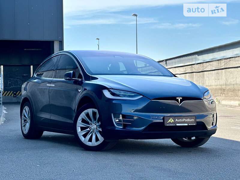 Tesla Model x (2020)
