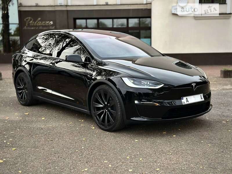 Tesla Model x (2023)
