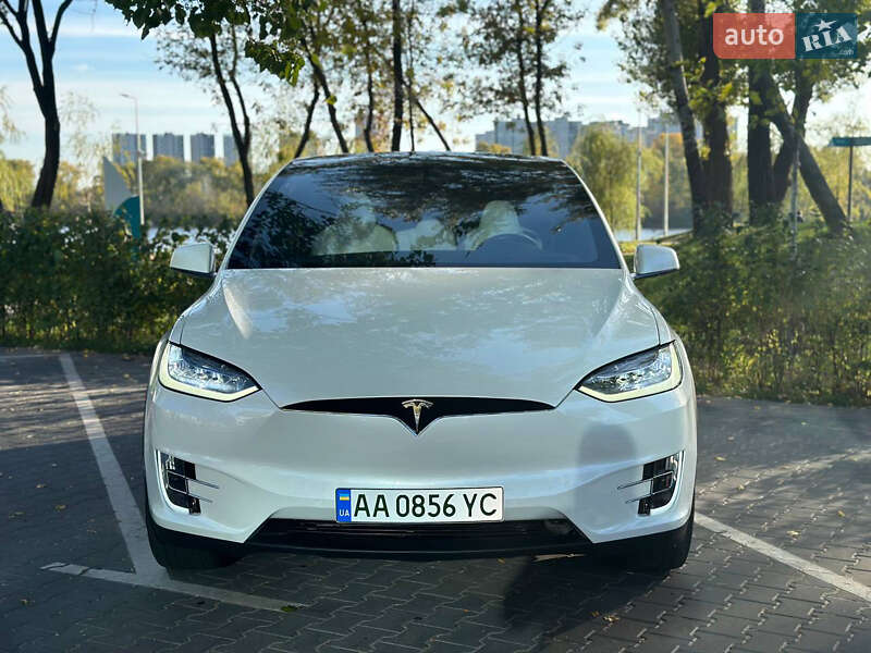 Tesla Model x (2019)
