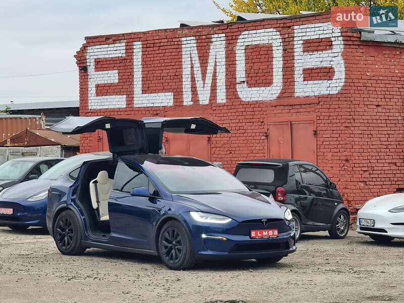 Tesla Model x (2023)