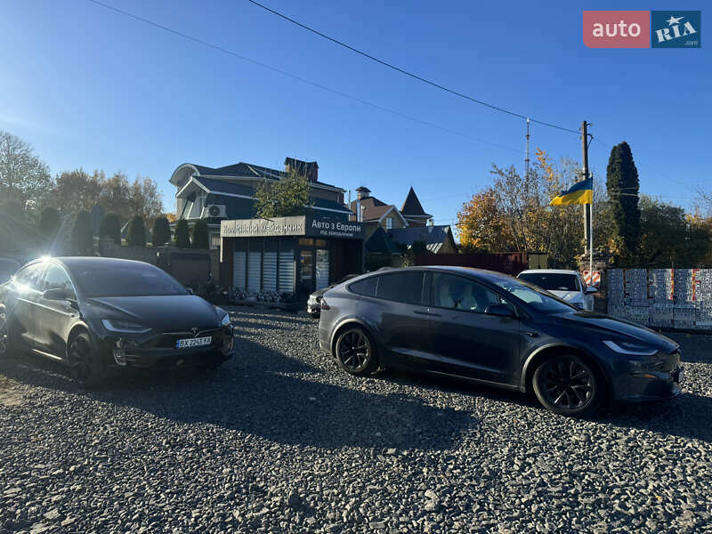 Tesla Model x (2022)