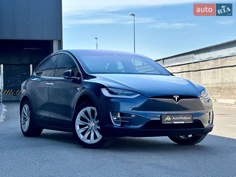 Tesla Model x (2020)