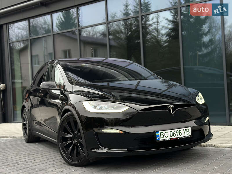 Tesla Model x (2023)