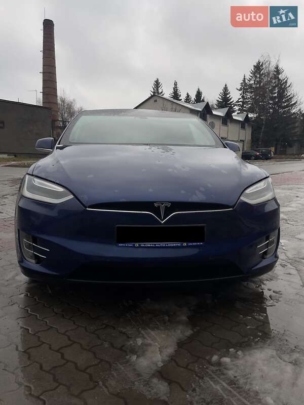 Tesla Model x (2016)