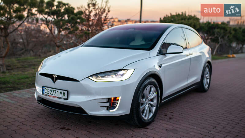 Tesla Model x (2019)