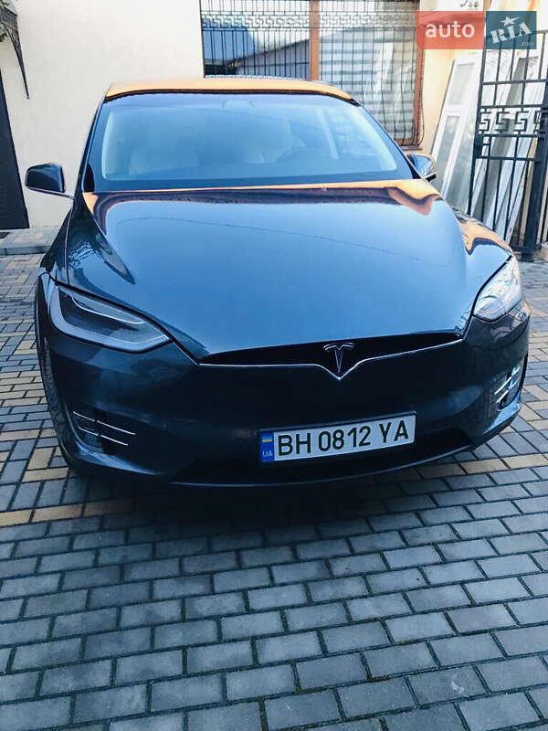 Tesla Model x (2018)