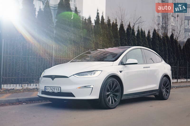 Tesla Model x (2022)