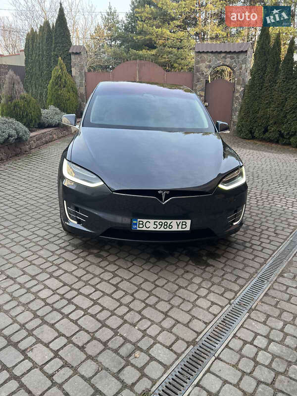 Tesla Model x (2018)