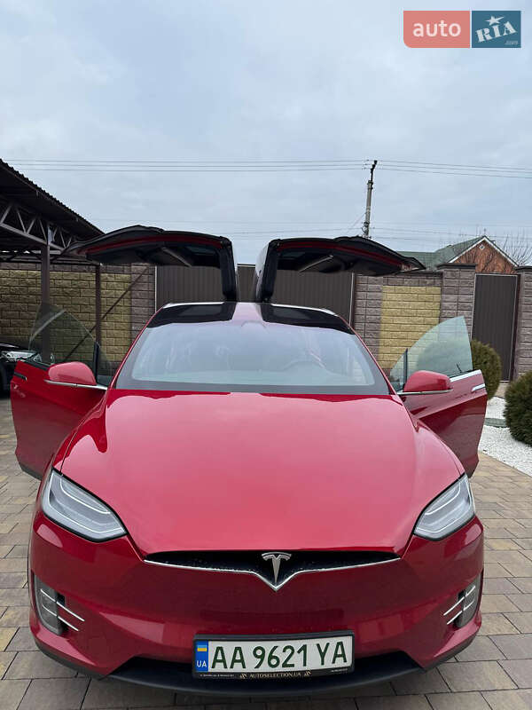 Tesla Model x (2016)