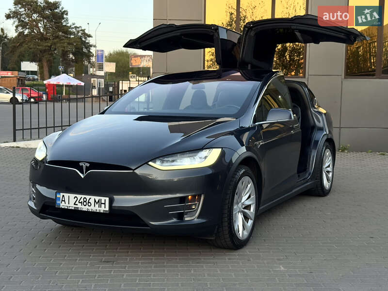 Tesla Model x (2016)