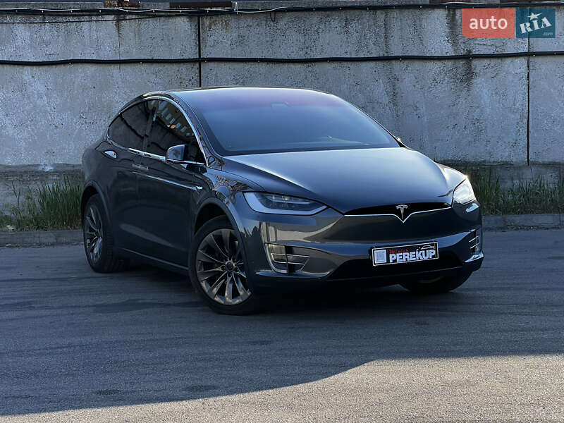 Tesla Model x (2017)