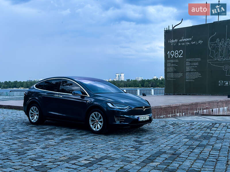 Tesla Model x (2017)
