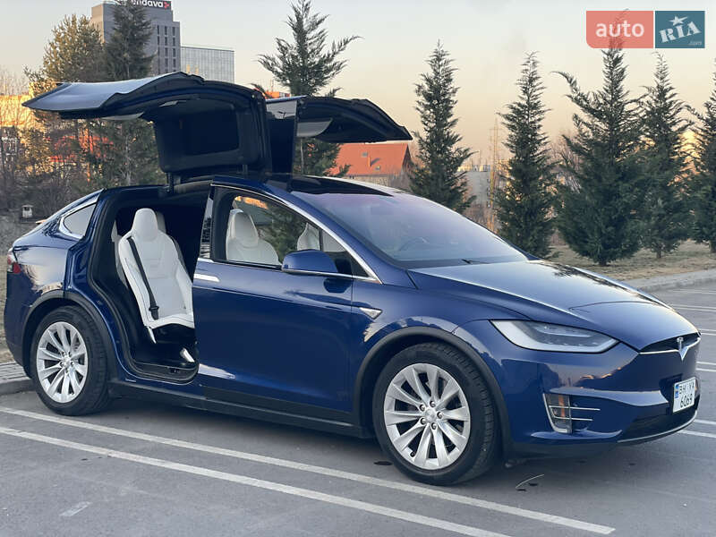 Tesla Model x (2016)