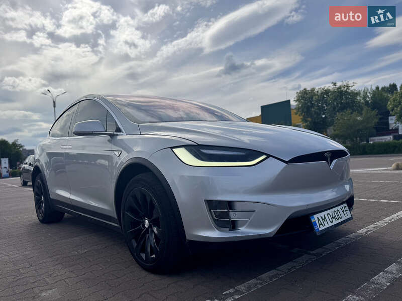 Tesla Model x (2016)