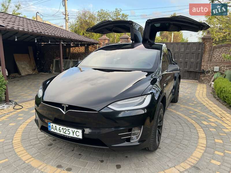 Tesla Model x (2018)