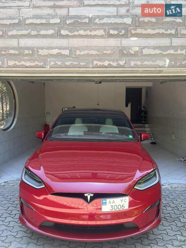 Tesla Model x (2022)