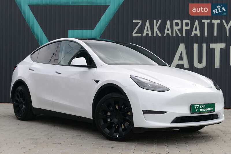 Tesla Model y (2022)