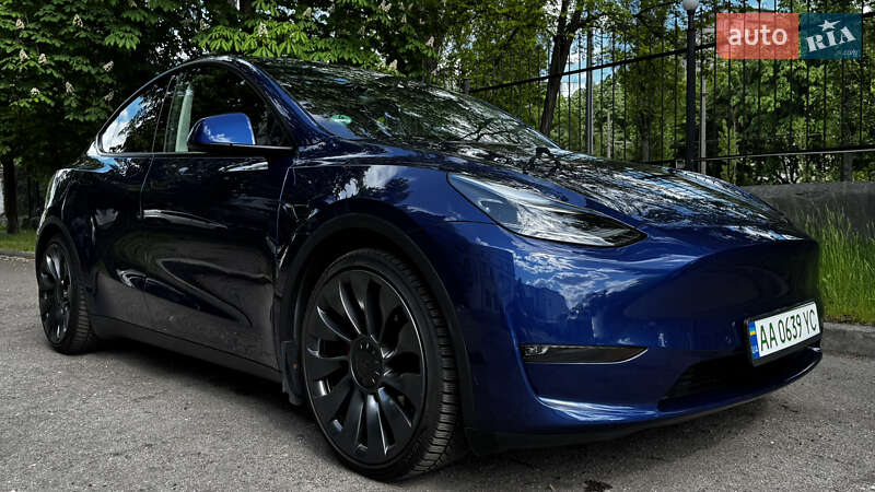 Tesla Model y (2022)