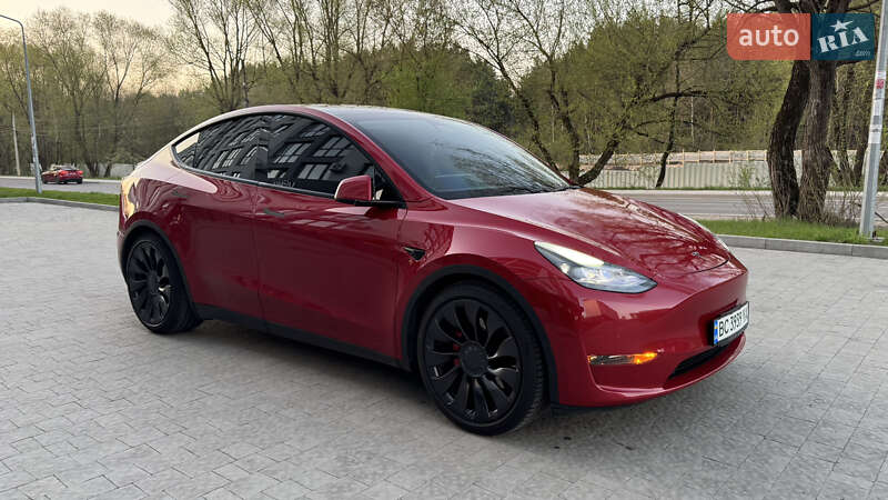 Tesla Model y (2021)