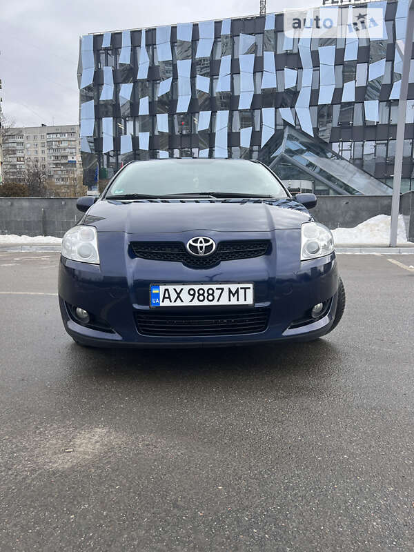 Toyota Auris (2007)