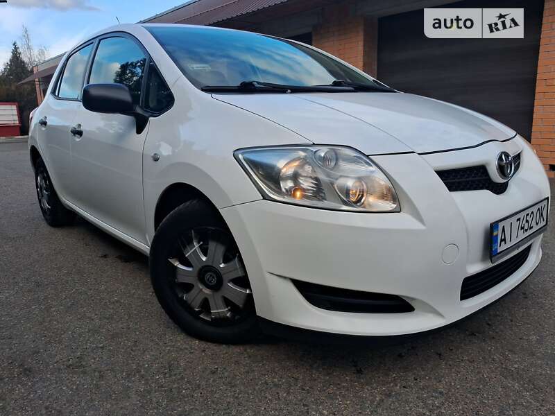 Toyota Auris (2007)