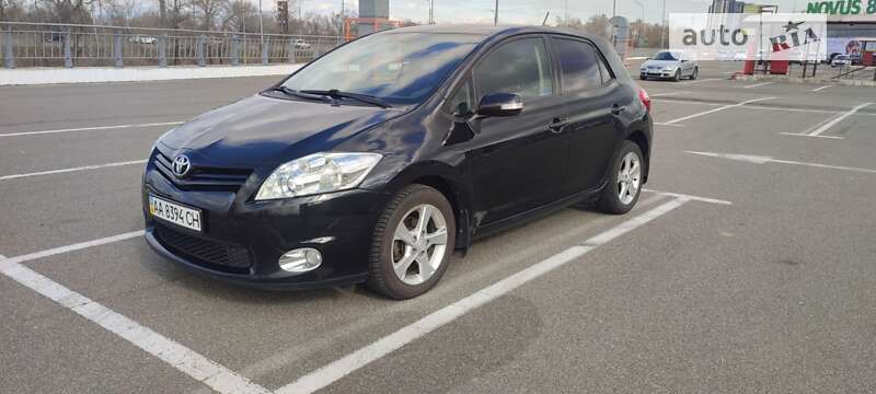 Toyota Auris (2011)
