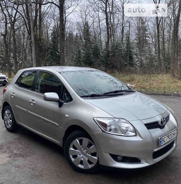 Toyota Auris (2008)
