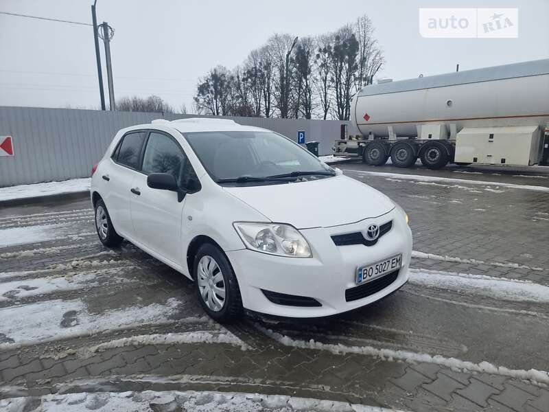 Toyota Auris (2007)