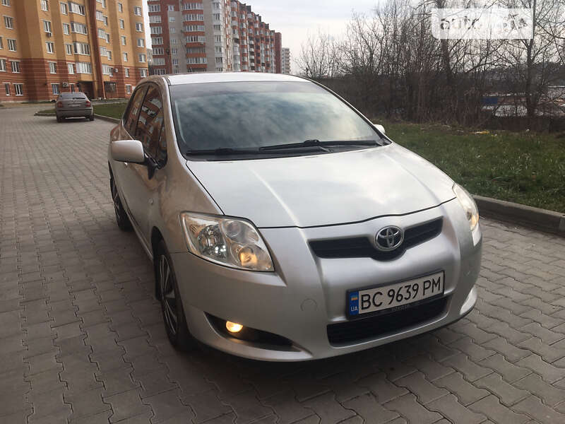 Toyota Auris (2008)