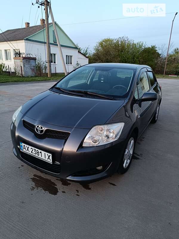 Toyota Auris (2009)
