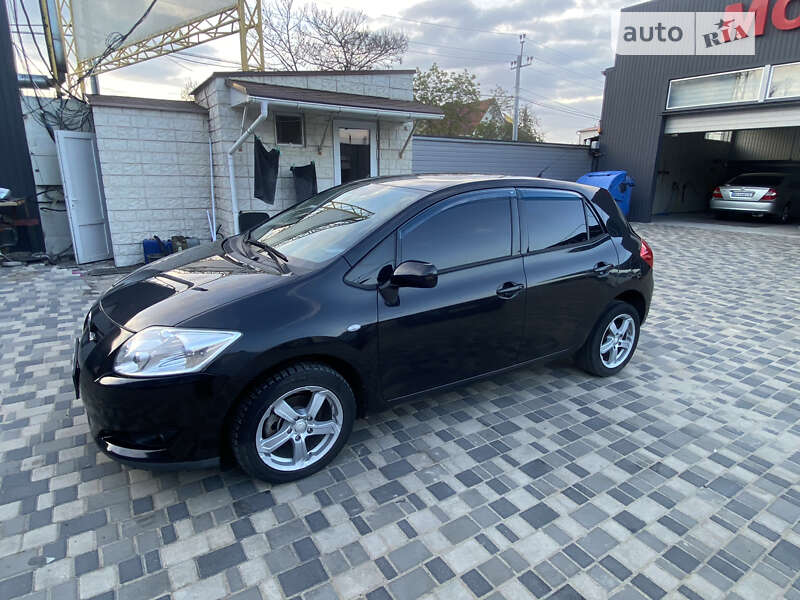 Toyota Auris (2008)
